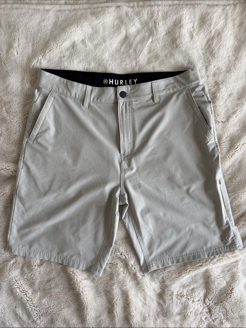 Hurley Men’s Light Gray Performance Athletic Shorts